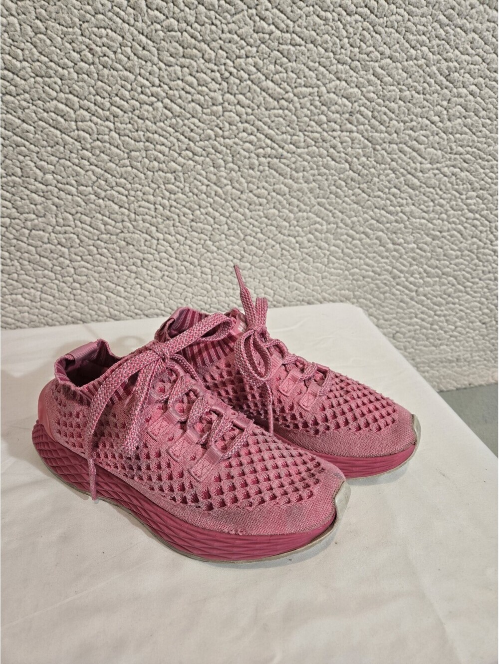 NOBULL Women’s Knit Running Shoes Bright Fushia Pink Size 6 Cross Fit Gym